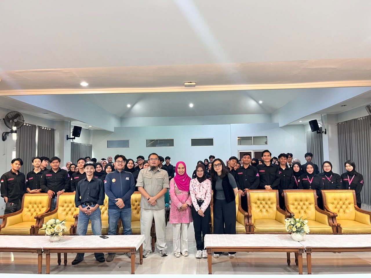 Praktisi Industri Masuk Kampus, Ajak Mahasiswa Humas Berani Ambil Keputusan Besar